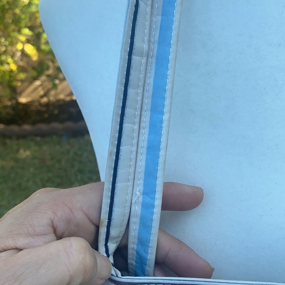 Kate Spade New Yorklined and zip shopping tote 18in in width 12in length - Picture 15 of 15